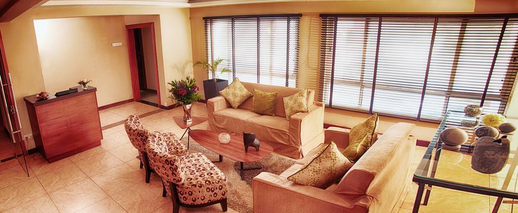 เดอะ เซห์เนเรีย ปอร์ติโค่ Hotel ไนโรบี ภายนอก รูปภาพ