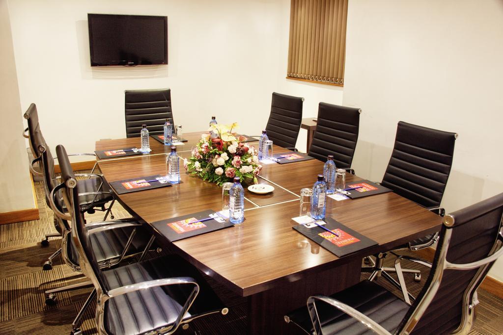 เดอะ เซห์เนเรีย ปอร์ติโค่ Hotel ไนโรบี ภายนอก รูปภาพ